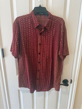 Men's Casual Short-Sleeve Button-Up Shirt - Burgundy with Gold Dots